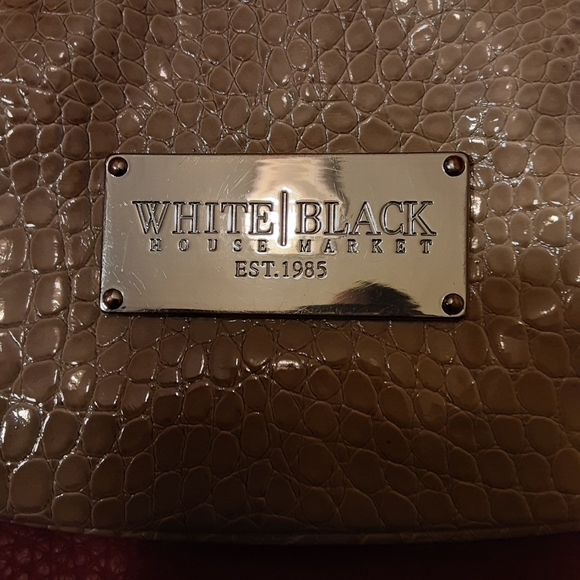 WHITE AND BLACK HOUSE MARKET POCKETBOOK - Picture 4 of 6